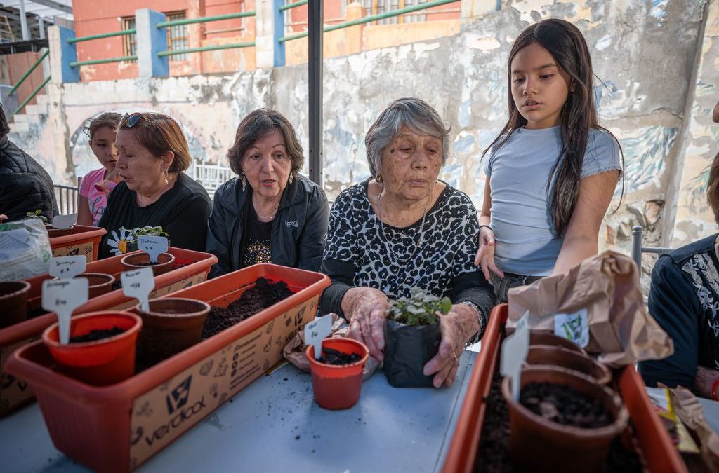 Tocopilla dio inicio a una nueva edición del Programa Ecobarrios con talleres de huerto casero